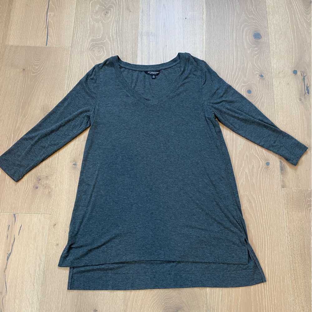 Tunic sweater made of thin high quality fabric
